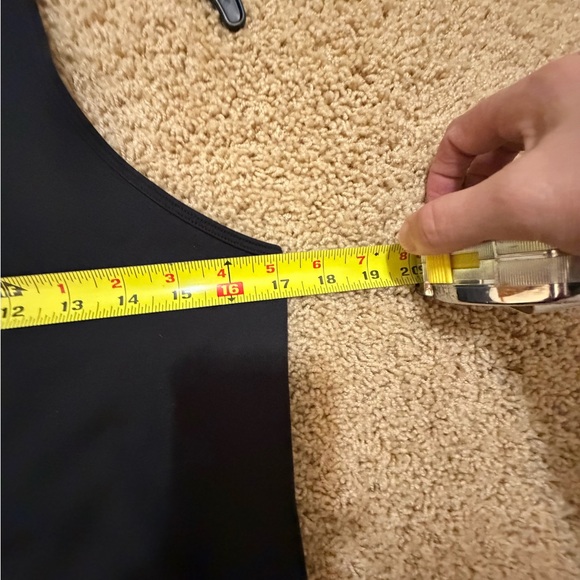 Under Armour Women's Black Tank Top - Picture 6 of 8